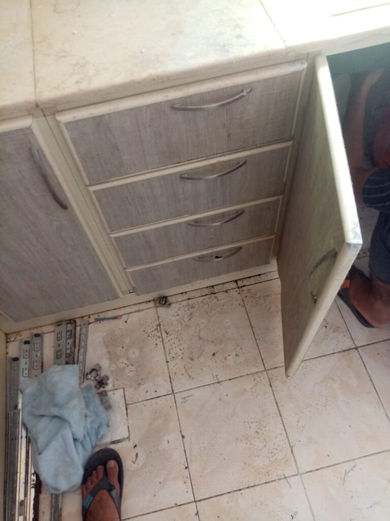 مغلم تركيب مطابخ