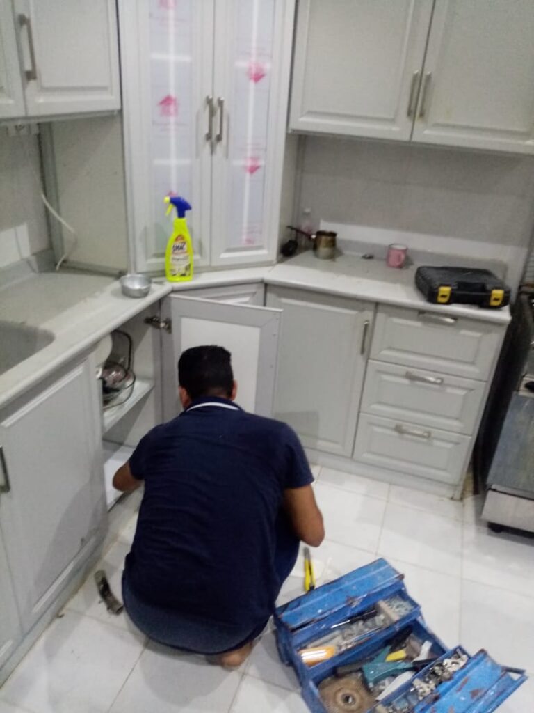 معلم تركيب مطابخ وصيانة مطابخ بجدة
