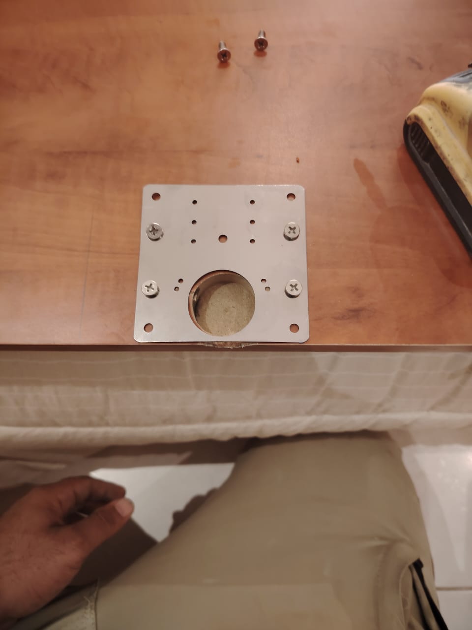 معلم صيانة دواليب المطابخ الألمنيوم في حي السلامة بجدة