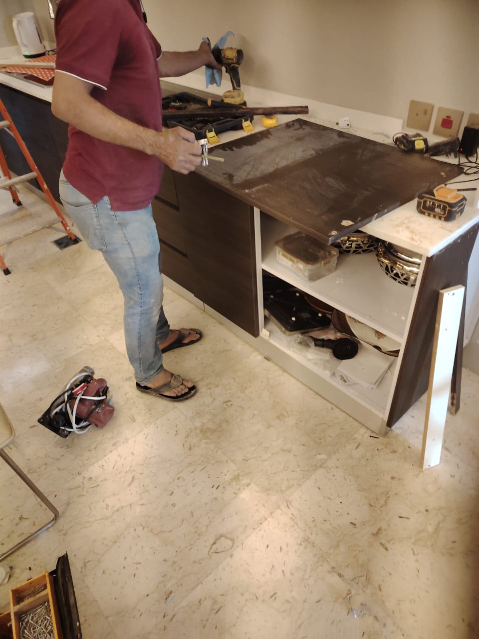 صيانة دواليب المطبخ الألمنيوم في حي التيسير بجدة