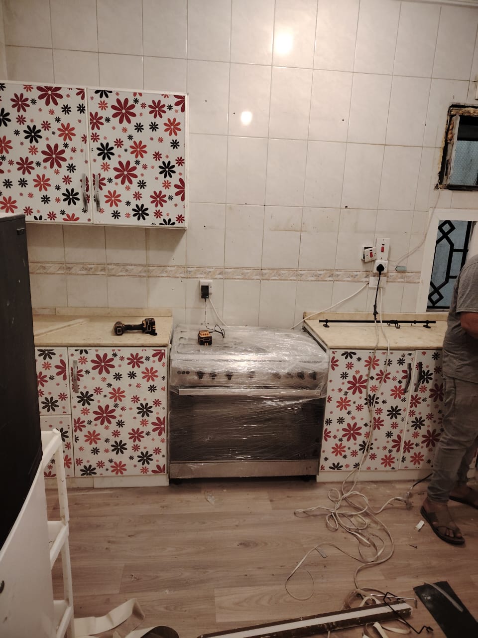 فني صيانة دواليب مطبخ المنيوم في حي النزلة اليمانية بجدة