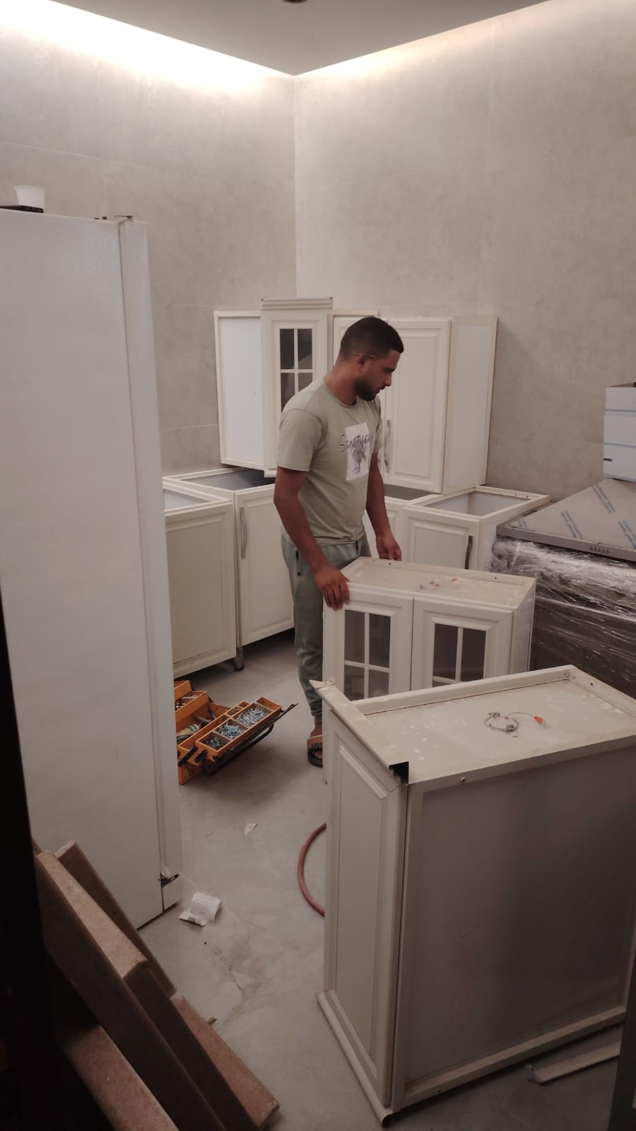 افضل فني صيانة دواليب المطبخ بأسعار مناسبة