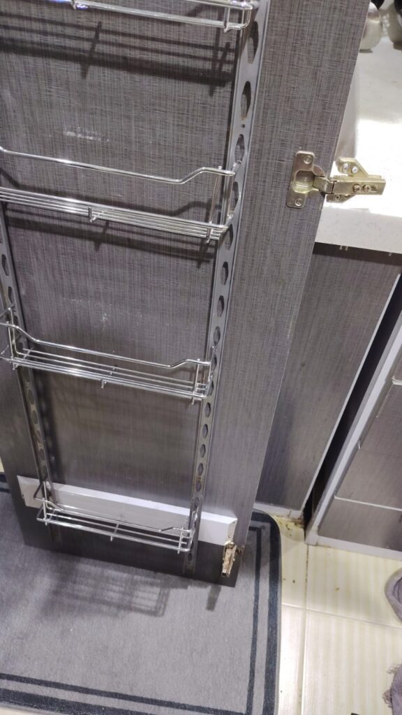 فني تصليح مفصلات وأبواب المطبخ بجدة – خدمة فنية دقيقة وسريعة التنفيذ