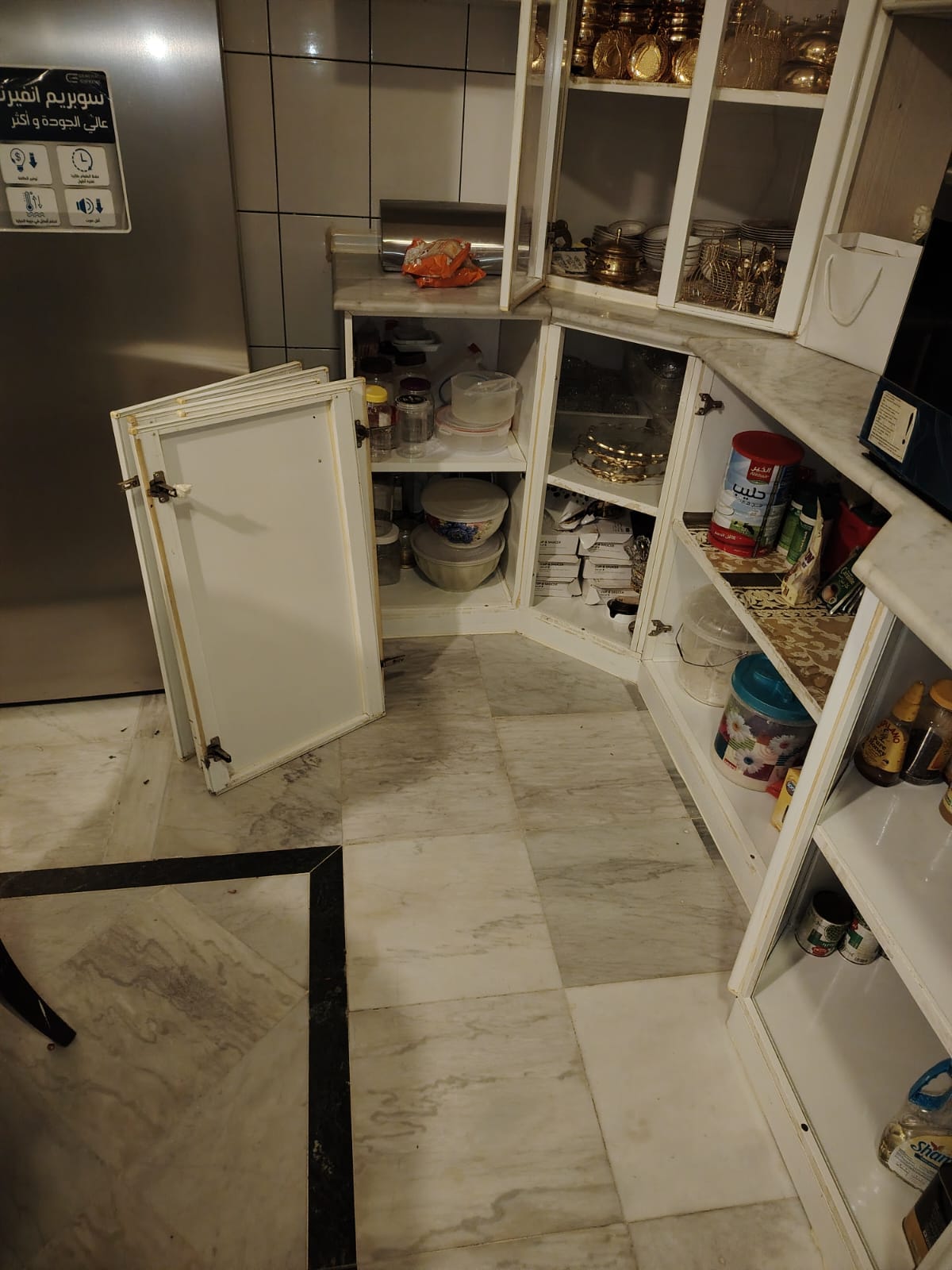 تركيب دواليب بجدة – تفصيل وتركيب بجودة عالية وأشكال عصرية