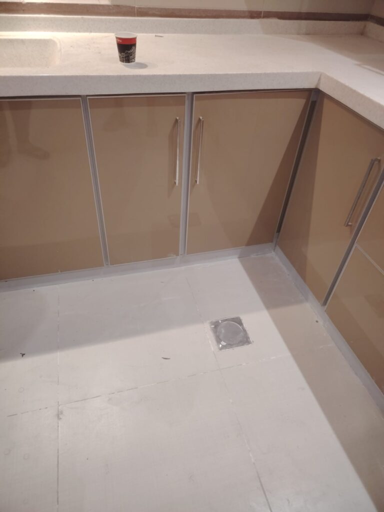 تصليح مطابخ ألمنيوم وخشب بجدة – حلول فورية لجميع الأعطال