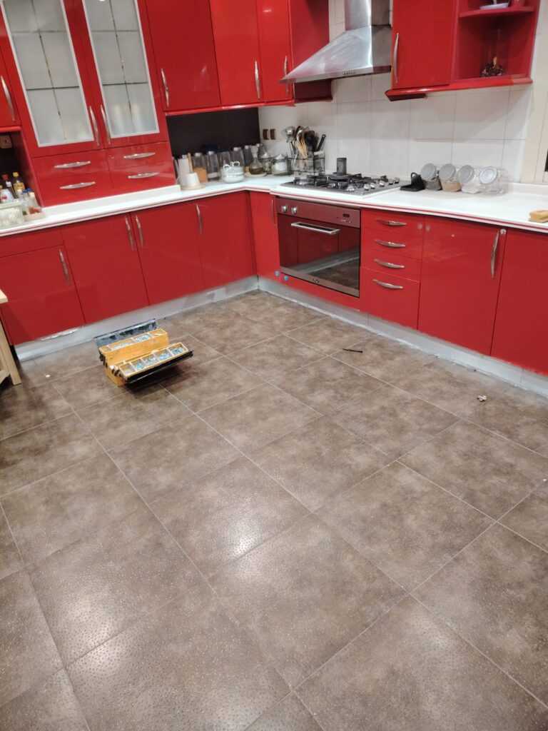 فني تجديد دواليب ومطابخ بجدة