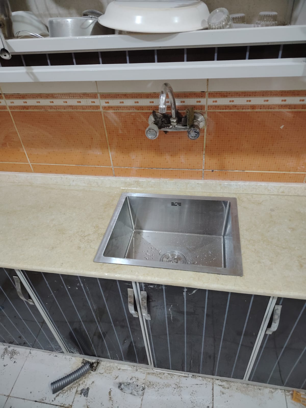 فني تغيير حوض رخام إلى ستيل بجدة